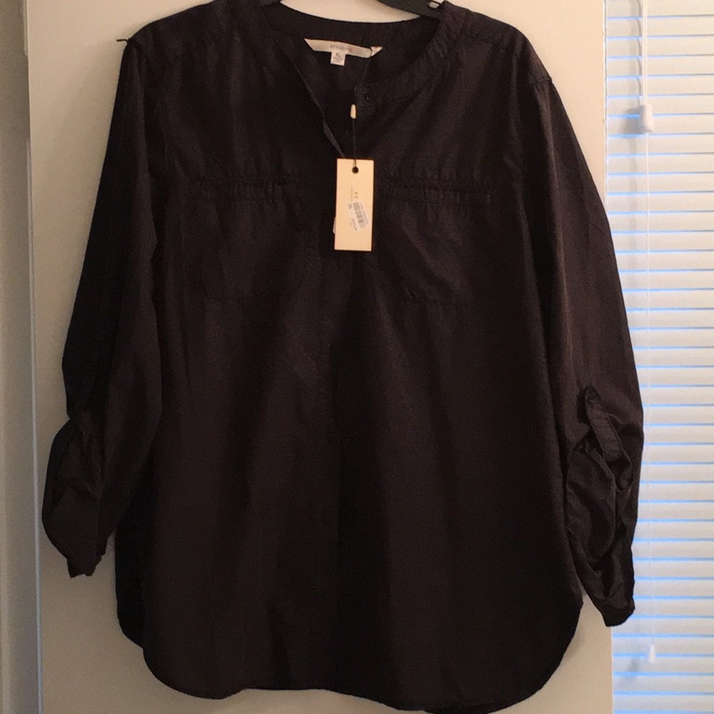 Studio M Tercel button up top